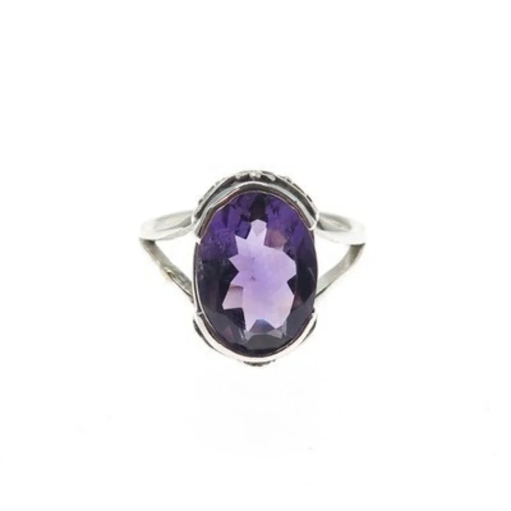 Source Unknown Silver Ring with Deep Purple Oval Gem